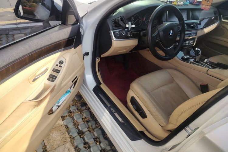Used BMW 5 Series 2014 528Li Leading Model

