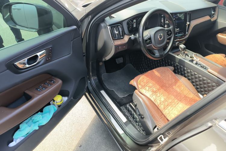 Used Volvo XC60 2021 T5 4x4 Smart Luxury Edition