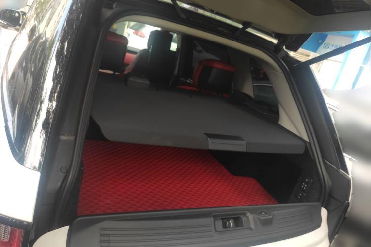 Used Land Rover Range 2020 3.0 L6 Prestige Extended-Length Version Trunk