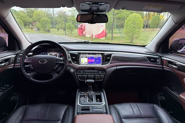 Used GAC Trumpchi GS8 2017 320T Two-Wheel Drive Luxury Smart Connectivity Version (7 Seats) Interior 2