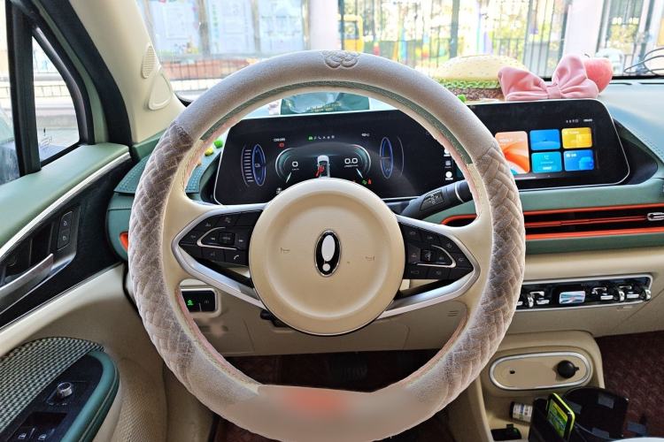 Used ORA Good Cat 2023 401 km Standard Range Luxury Version Lithium Iron Phosphate Steering Wheel