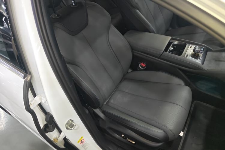 Used BYD Qin L 2025 DM-i Smart Drive 120KM Superior Model Right Front Seat