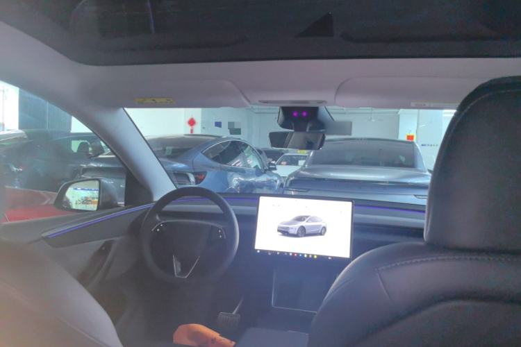 Used Tesla Model Y 2025 Rear-Wheel-Drive Version