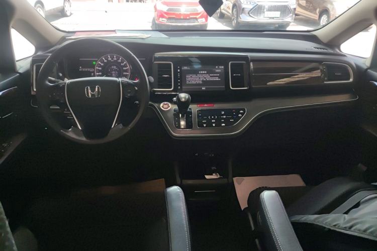Used Honda Elysion 2016 2.4L Comfort Edition Center Console