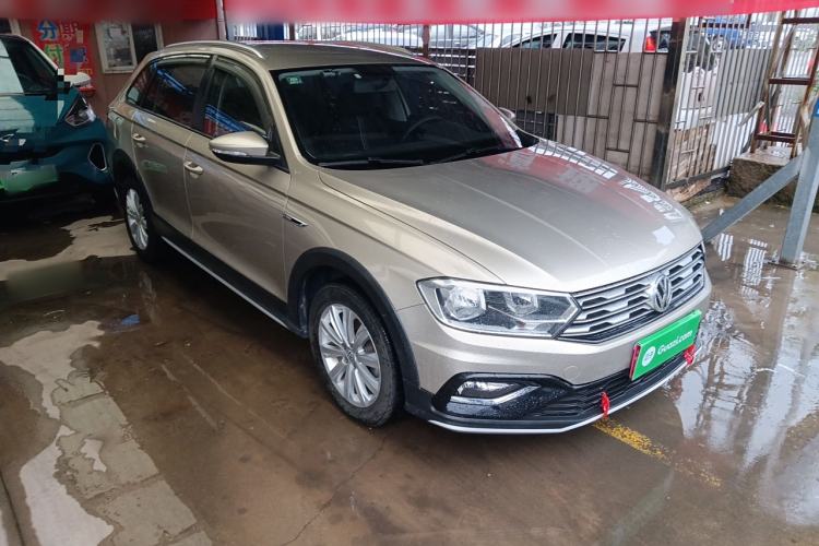 Used Volkswagen C-TREK 2018 1.5L Automatic Fashion Model