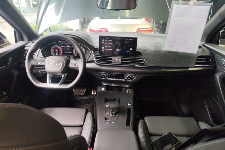 Used Audi Q5L 2023 40T Luxury Dynamic Model Center Console