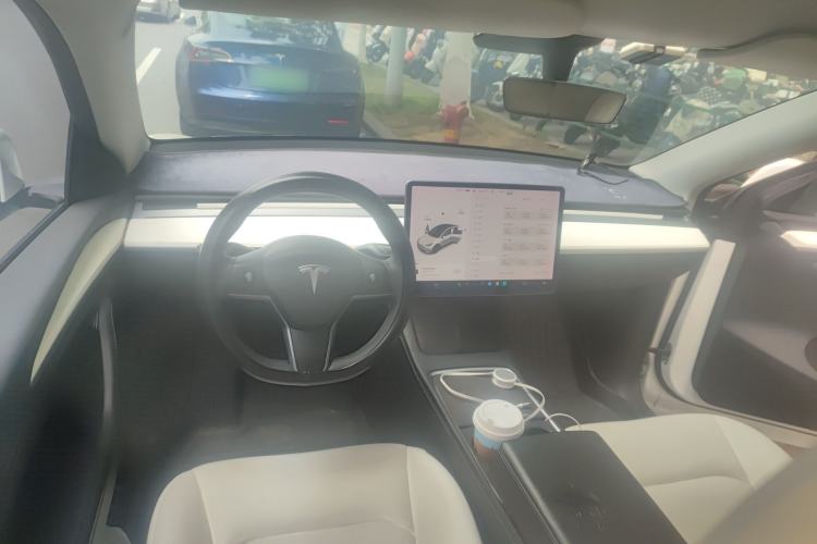 Used Tesla Model Y 2021 Long-Range All-Wheel-Drive Version 3D7