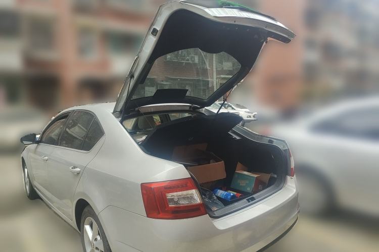 Used Skoda Octavia 2015 1.6L Manual Yijun Edition
