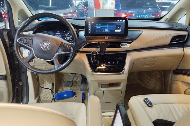 Used Buick GL8 2023 Facelifted Land Cruiser Executive Luxury Version
