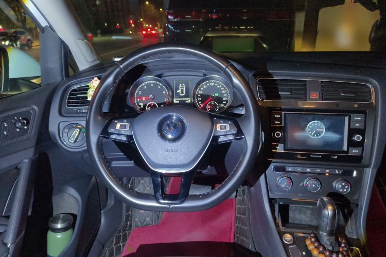 Used Volkswagen Golf 2018 230TSI Automatic Luxury Version Steering Wheel