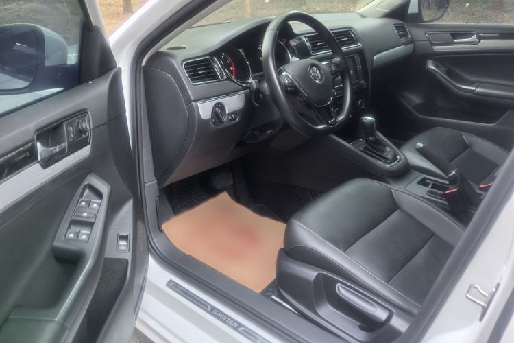 Used Volkswagen Sagitar 2017 230TSI Automatic Comfort Version