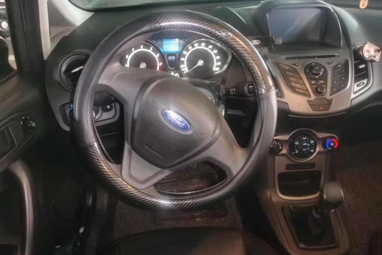 Used Ford Fiesta 2013 Sedan 1.5L Manual Fashion Edition Steering Wheel