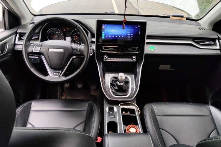 Used Haval M6 2021 PLUS 1.5T Manual Luxury Smart Connectivity Model Center Console