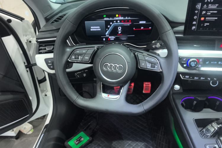 Used Audi A4L 2022 40 TFSI Luxury Dynamic Model
