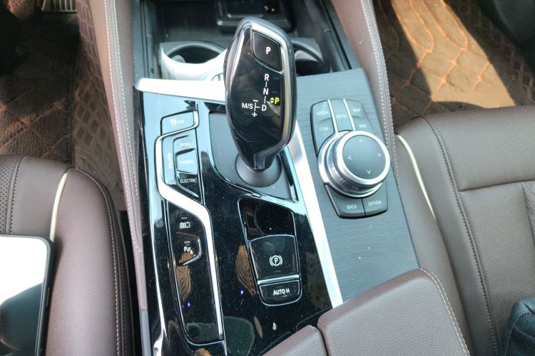 Used BMW 5 Series New Energy 2020 Mileage Upgrade Version 530Le Pioneer Edition Gear Lever