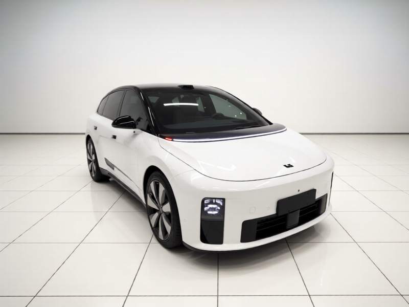 Used Li Auto i6 2025 Model Four-Wheel-Drive Standard Type — 3