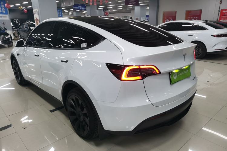 Used Tesla Model Y 2022 Long-Range All-Wheel-Drive Version
