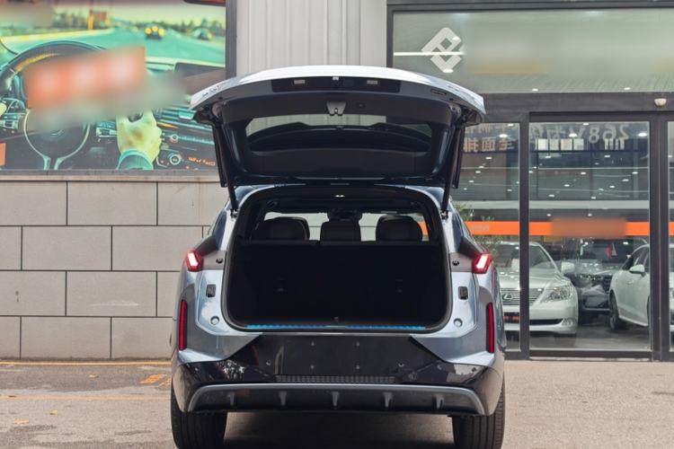 Used Lynk & Co 08 EM-P 2025 245km Ultra-Long Range Halo
