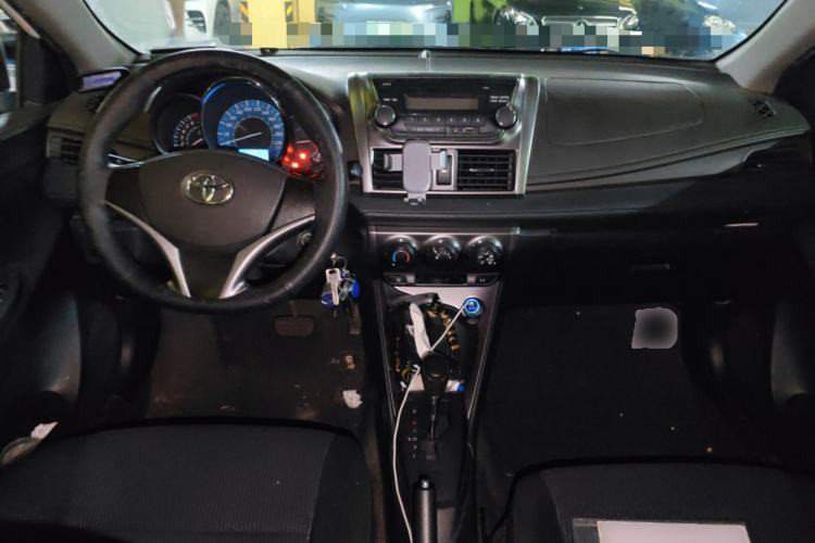 Used Toyota YARiS L Zhi Xuan 2015 1.5E Automatic Charm Edition
