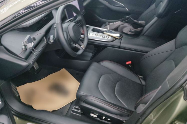 Used Xiaomi Auto SU7 2024 Four-Wheel Drive Ultra-Long Range Advanced Intelligent Driving Max Edition
