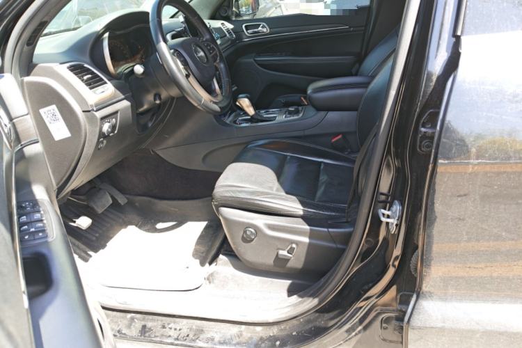 Used Jeep Grand Cherokee 2016 3.0L Elite Navigation Edition Left Front Seat