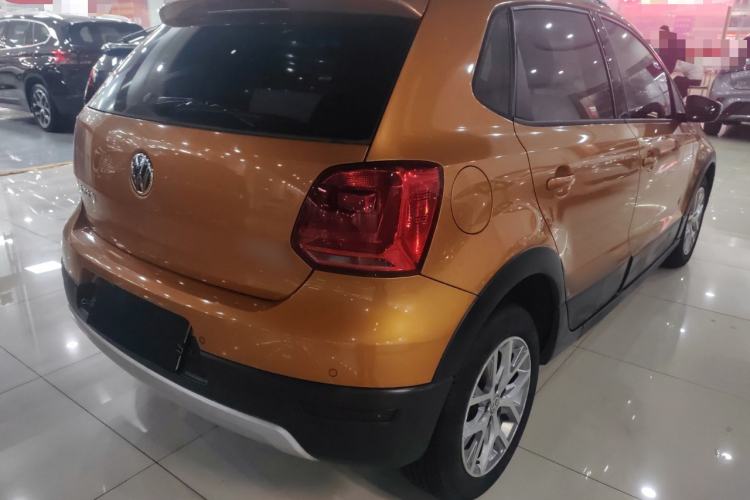 Used Volkswagen Polo 2016 1.6L Cross Polo Automatic Rear Right 45 Deg