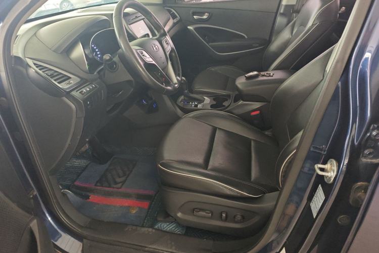 Used Hyundai Santa Fe 2017 2.0T Automatic Two-Wheel Drive Smart Version 7 Seats