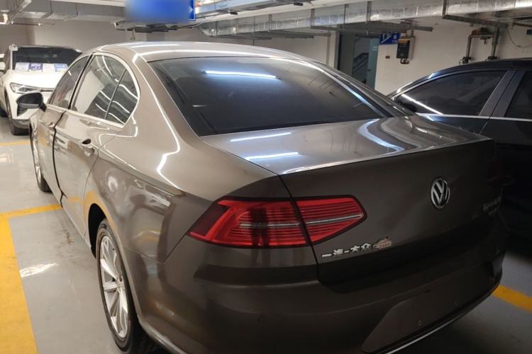 Used Volkswagen Magotan 2017 330TSI DSG Leading Model Rear Left 45 Deg