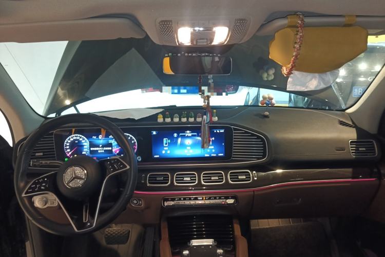 Used Mercedes-Benz GLE 2024 Refreshed GLE 350 4MATIC Stylish Edition Center Console