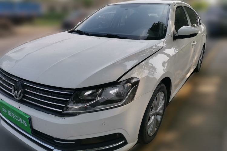 Used Volkswagen Lavida 2015 1.6L Manual Comfort Edition