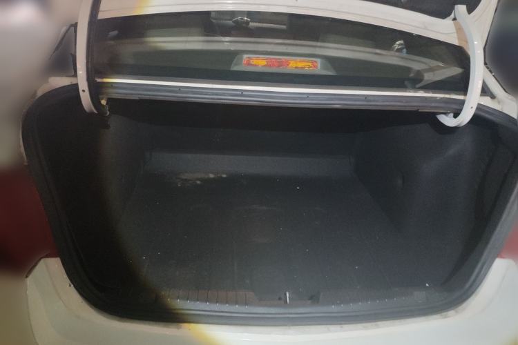 Used Chevrolet Cruze 2015 1.5L Classic SE AT Trunk