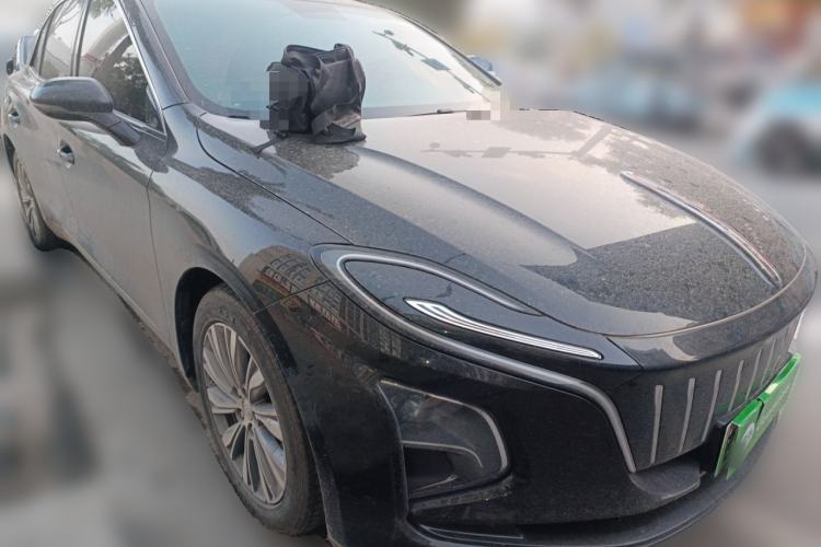 Used Hongqi E-QM5 2022 431 km Charge & Enjoy Edition Front Right 45 Deg