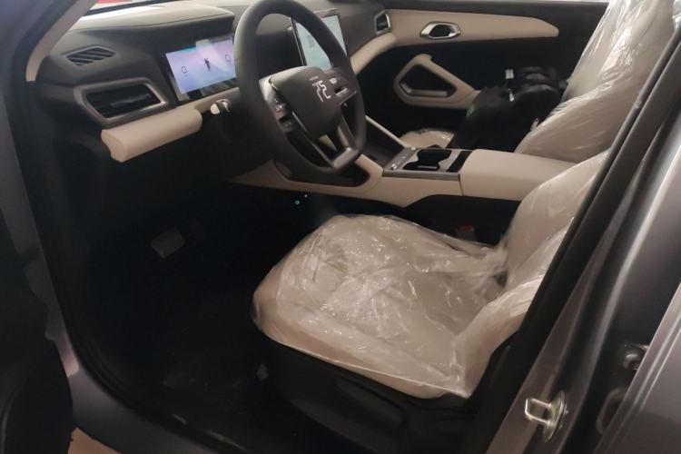 Used BYD Yuan UP 2025 Model 301KM Leading Version
