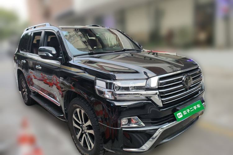 Used Toyota Land Cruiser 2018 5.7L VX-S 7-Seater Middle East Version Front Right 45 Deg