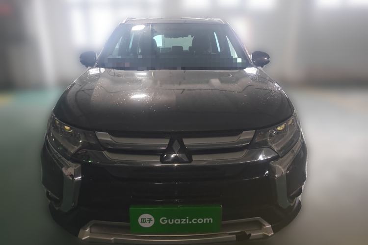 Used Mitsubishi Outlander 2016 2.4L 4x4 Luxury Edition 7-Seater
