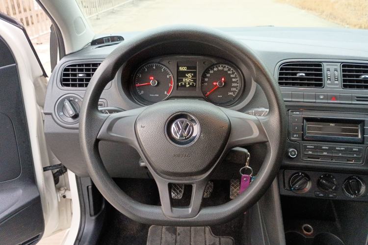 Used Volkswagen Polo 2014 1.4L Manual Fashion Edition
