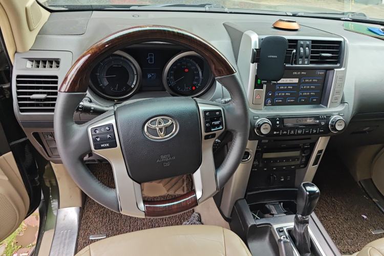 Used Toyota Prado 2010 4.0L Automatic TX-L Steering Wheel