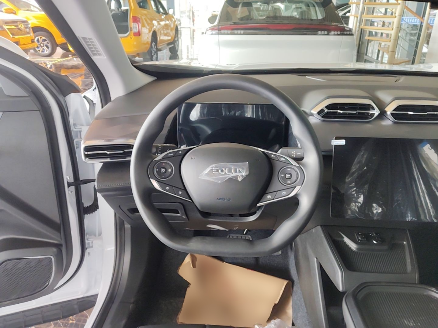 Dongfeng Aeolus SKY EV01 2025 530 km AIR Elite Edition — снимка 13