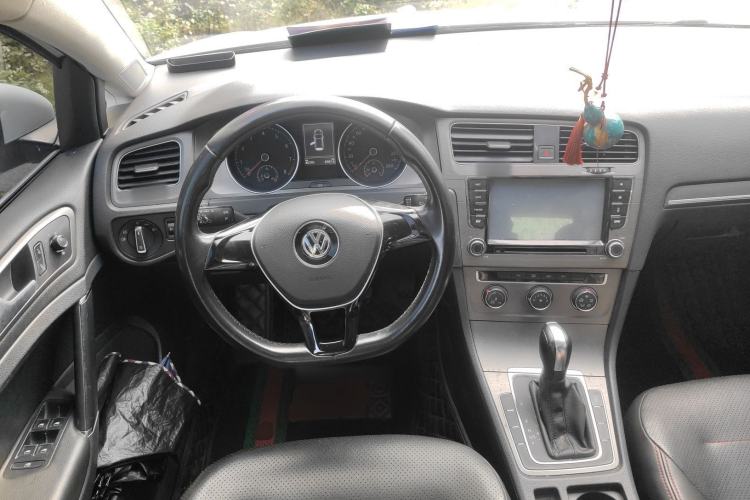 Used Volkswagen Golf 2015 1.6L Automatic Comfort Model
