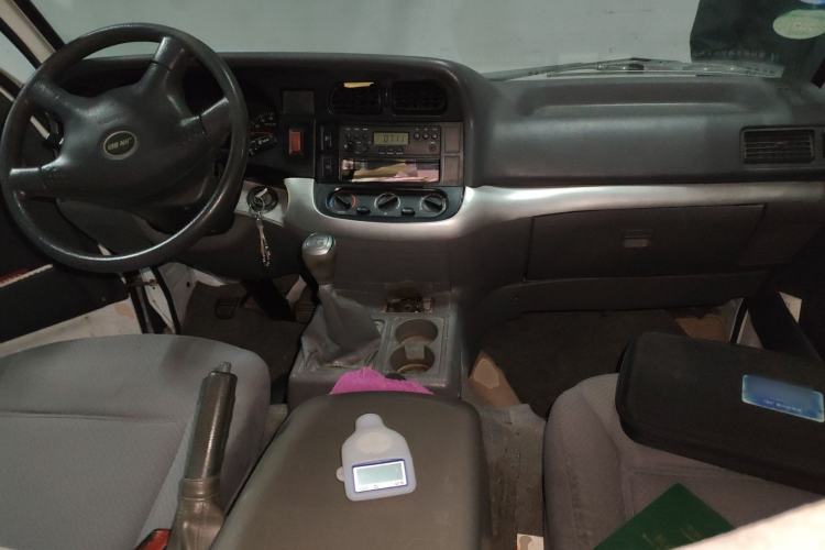 Used Jinbei Hiace 2014 2.0L 5th Generation Kuaiyunwang Business Version 4G19 Center Console