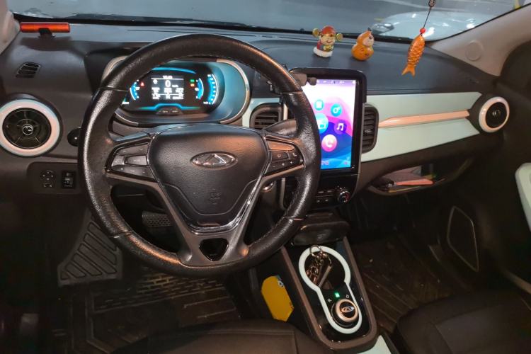 Used Chery QQ Little Ant 2021 150 000 Yuan Ant Fan Edition Ant Trend Version Lithium Iron Phosphate Center Console
