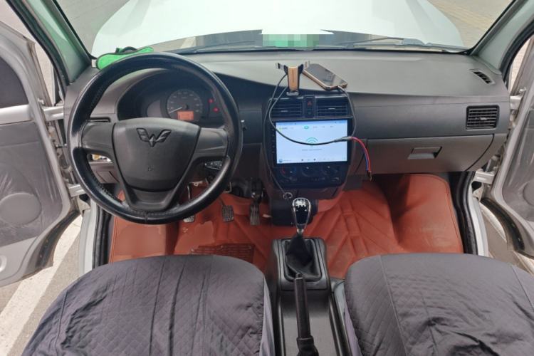 Used Wuling Rongguang 2021 1.5L Extended Standard-Size Window-Sealed Car Air-Conditioned Version 5 Seats L3C Center Console