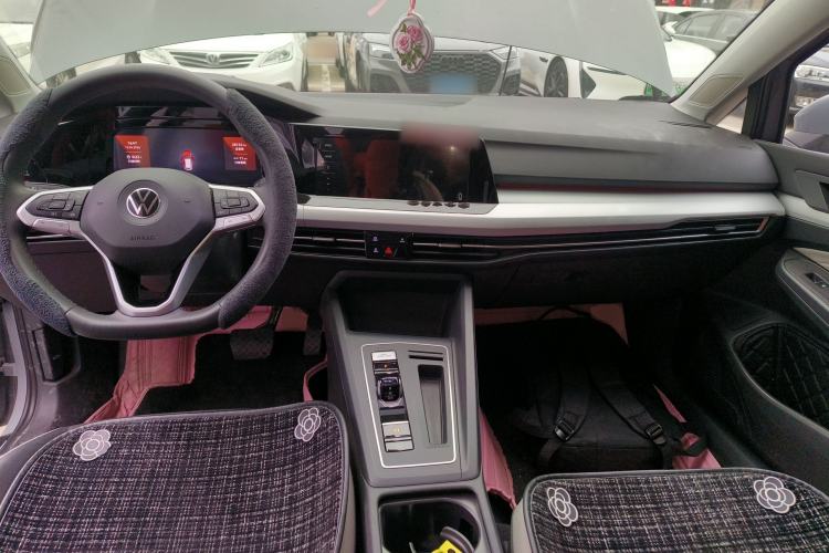 Used Volkswagen Golf 2023 280TSI DSG Pro Center Console