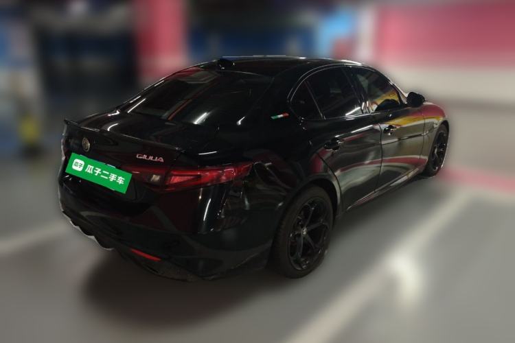 Used Alfa Romeo Giulia 2021 2.0T 280HP Luxury Edition Rear Right 45 Deg