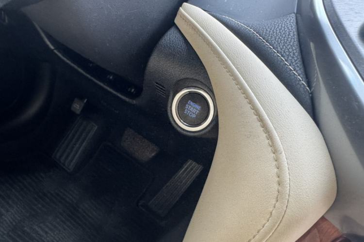 Used Toyota Crown 2015 2.5L Smart Edition
