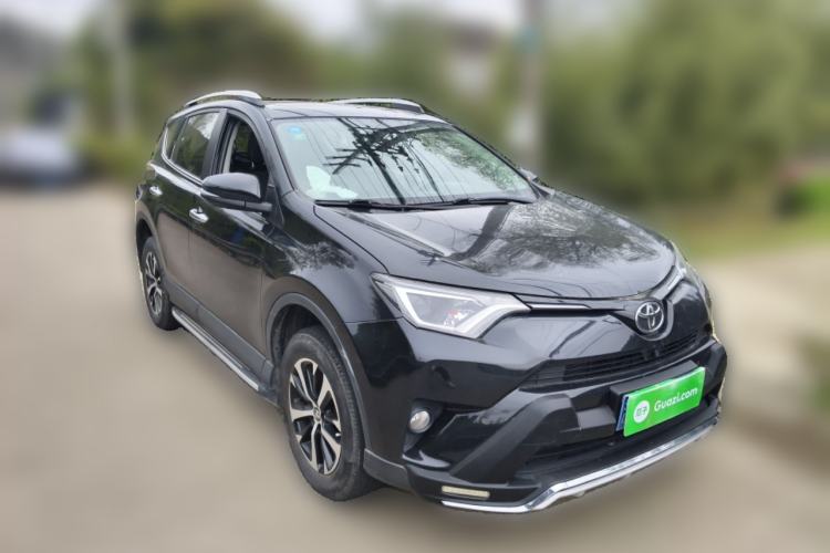 Used Toyota RAV4 2019 2.0L CVT Two-Wheel Drive Luxury Version China VI Standard