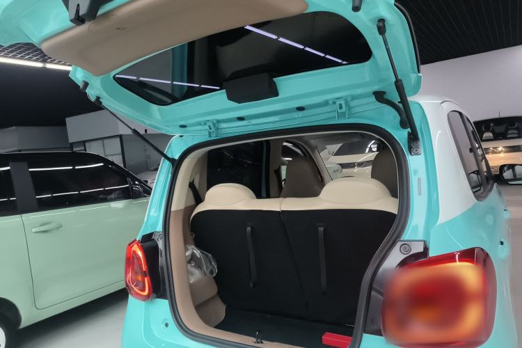 Used Wuling Hongguang MINIEV 2025 Four-Door Version Premium Edition Trunk