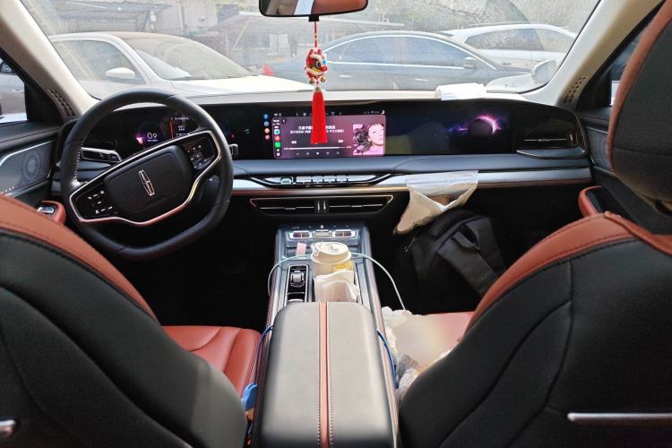 Used Lincoln Z 2025 2.0T Prestige Edition Center Console