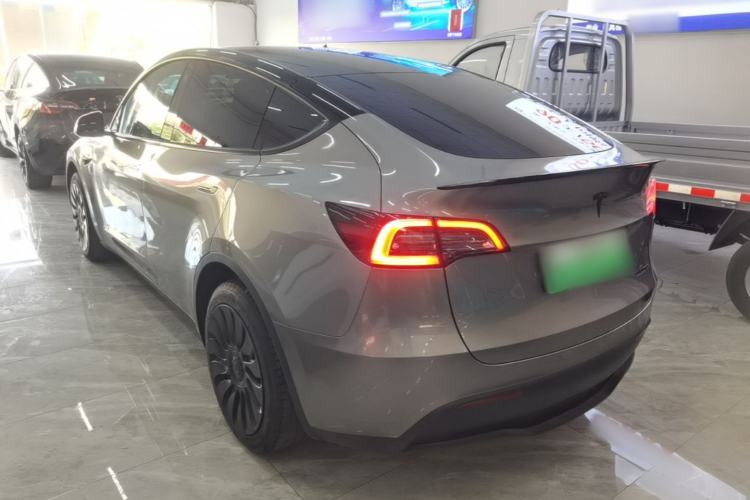 Used Tesla Model Y 2023 Long-Range All-Wheel-Drive Version