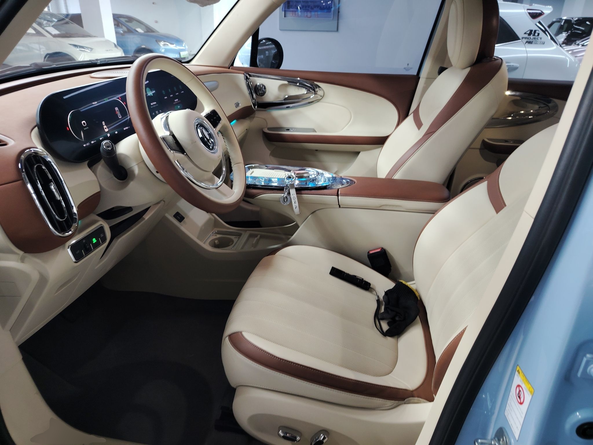 المقاعد الأمامية داخل السيارة